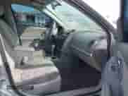 2004 Chevrolet Malibu Maxx LS z VIN 1G1ZT64814F177783, wystawiony jako IAAI lot #42219191 z przebiegiem 329 381 mil mil oraz . Historia ofert i sprzedaży dostępna na DreamBid. Obrazek 5.