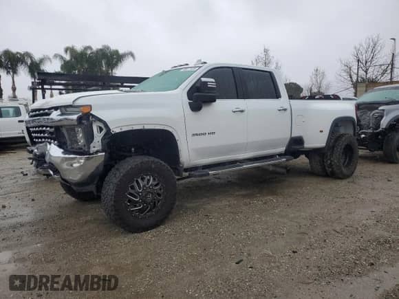 2020 Chevrolet Silverado 3500HD LTZ с VIN 1GC4YUEY7LF279125, выставлен на аукционе Copart как лот 48917435 с пробегом 71 283 миль миль и Списание • Salvage title. История ставок и продаж доступна на DreamBid. Изображение 1.