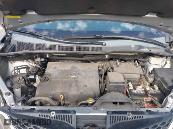 2013 Toyota Sienna SE z VIN 5TDXK3DC4DS280409, wystawiony jako IAAI lot #42830202 z przebiegiem 189 291 mil mil oraz . Historia ofert i sprzedaży dostępna na DreamBid. Obrazek 10.