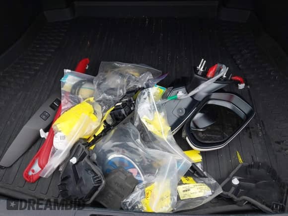 2022 Toyota Camry Hybrid XSE z VIN 4T1K31AK5NU583117, wystawiony jako IAAI lot #42204189 z przebiegiem 22 639 mil mil oraz . Historia ofert i sprzedaży dostępna na DreamBid. Obrazek 12.