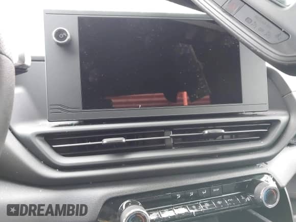 2024 Chevrolet Silverado EV Work Truck с VIN 1GC10UED9RU204311, выставлен на аукционе IAAI как лот 42462406 с пробегом Не указан миль и . История ставок и продаж доступна на DreamBid. Изображение 17.