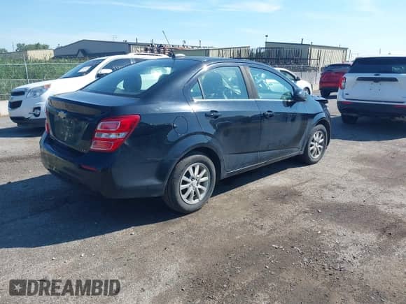 2017 Chevrolet Sonic LT с VIN 1G1JD5SH9H4150002, выставлен на аукционе IAAI как лот 43016436 с пробегом 98 076 миль миль и . История ставок и продаж доступна на DreamBid. Изображение 4.