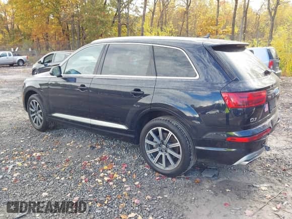 2017 Audi Q7 Premium Plus with VIN WA1LAAF79HD039351, listed as a IAAI auction lot 43472276 with 115,940 mi miles and . Bid and sale history available at DreamBid. Image 3.