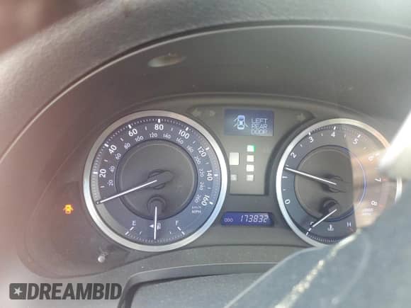 2012 Lexus IS 250 z VIN JTHBF5C21C5182766, wystawiony jako Copart lot #84203575 z przebiegiem 173 832 mil mil oraz Szkoda całkowita • Salvage title. Historia ofert i sprzedaży dostępna na DreamBid. Obrazek 9.