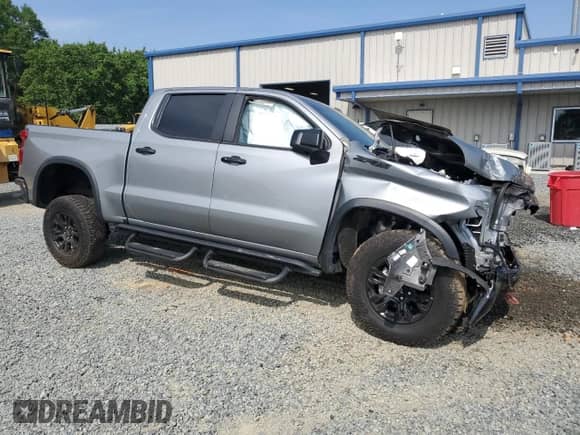 2024 Chevrolet Silverado 1500 ZR2 с VIN 3GCUDHEL4RG135689, выставлен на аукционе Copart как лот 57607265 с пробегом Не указан миль и Списание • Salvage title. История ставок и продаж доступна на DreamBid. Изображение 4.