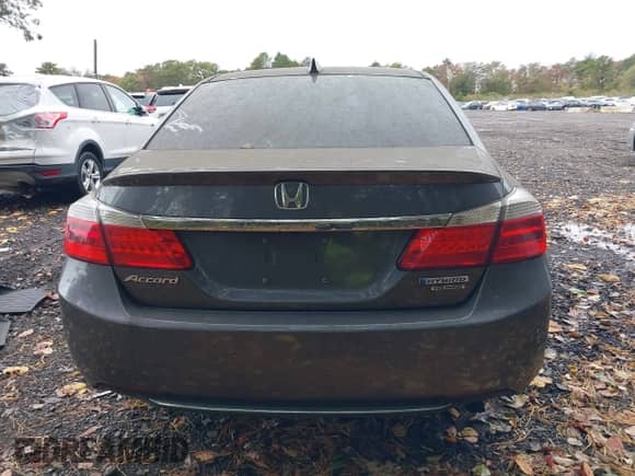 2014 Honda Accord Touring z VIN 1HGCR6F7XEA001329, wystawiony jako IAAI lot #43435290 z przebiegiem 318 555 mil mil oraz . Historia ofert i sprzedaży dostępna na DreamBid. Obrazek 16.