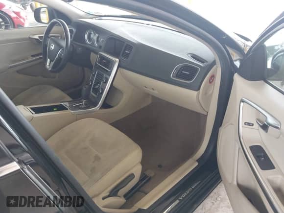 2012 Volvo S60 T5 с VIN YV1622FS8C2031282, выставлен на аукционе IAAI как лот 43220536 с пробегом 127 592 миль миль и . История ставок и продаж доступна на DreamBid. Изображение 5.