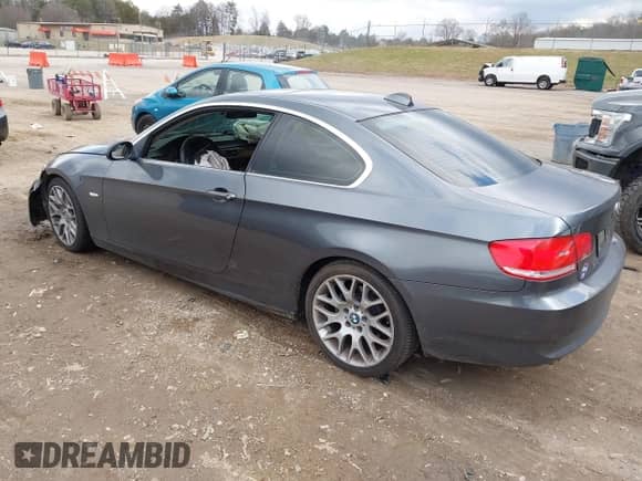 2007 BMW 3 Series 328i with VIN WBAWB33537PV72594, listed as a IAAI auction lot 41251123 with Not provided miles and . Bid and sale history available at DreamBid. Image 3.