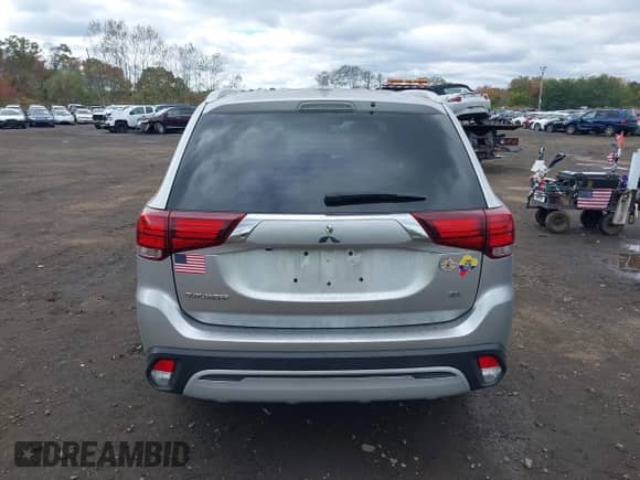 2020 Mitsubishi Outlander SE with VIN JA4AD3A36LZ030889, listed as a IAAI auction lot 43418860 with 181,497 mi miles and . Bid and sale history available at DreamBid. Image 16.