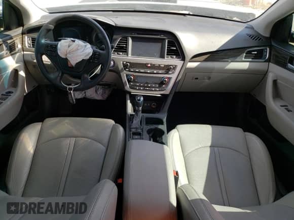 2015 Hyundai Sonata Limited с VIN 5NPE34AF3FH137274, выставлен на аукционе Copart как лот 70512745 с пробегом 71 177 миль миль и На запчасти • Non repairable. История ставок и продаж доступна на DreamBid. Изображение 8.