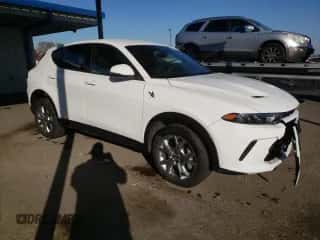 2024 Dodge Hornet R/T с VIN ZACPDFCW1R3A28927, выставлен на аукционе Copart как лот 83539364 с пробегом 18 650 миль миль и На запчасти • Non repairable. История ставок и продаж доступна на DreamBid. Изображение 4.