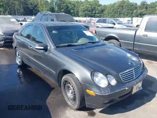 2002 Mercedes-Benz C 230/260/280/320 с VIN WDBRF61J42F245303, выставлен на аукционе IAAI как лот 42981594 с пробегом Не указан миль и . История ставок и продаж доступна на DreamBid. Изображение 1.