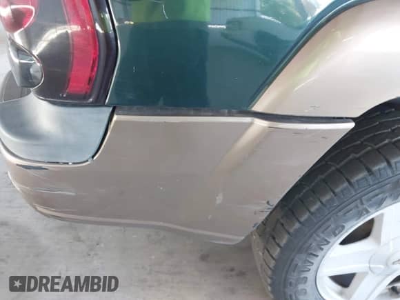 2002 Chevrolet TrailBlazer LS z VIN 1GNDT13S722315601, wystawiony jako IAAI lot #42715890 z przebiegiem 175 016 mil mil oraz . Historia ofert i sprzedaży dostępna na DreamBid. Obrazek 13.