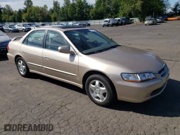 2000 Honda Accord EX с VIN 1HGCG1652YA001630, выставлен на аукционе Copart как лот 67873005 с пробегом 198 250 миль миль и Чистый • Clean title. История ставок и продаж доступна на DreamBid. Изображение 4.