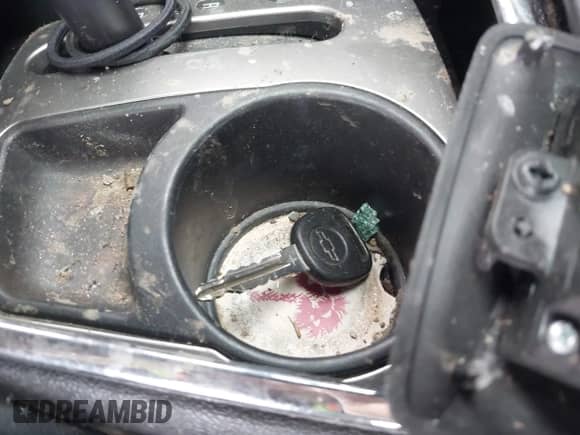 2006 Chevrolet Malibu Maxx SS z VIN 1G1ZW631X6F287424, wystawiony jako IAAI lot #41204451 z przebiegiem 182 987 mil mil oraz . Historia ofert i sprzedaży dostępna na DreamBid. Obrazek 11.