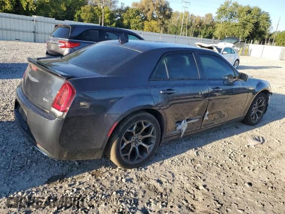2017 Chrysler 300 S с VIN 2C3CCABG2HH512164, выставлен на аукционе Copart как лот 72039525 с пробегом 68 391 миль миль и Списание • Salvage title. История ставок и продаж доступна на DreamBid. Изображение 3.