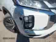 2021 Mitsubishi Outlander ES z VIN JA4ARUAU7MU003537, wystawiony jako IAAI lot #43092424 z przebiegiem 49 791 mil mil oraz . Historia ofert i sprzedaży dostępna na DreamBid. Obrazek 6.