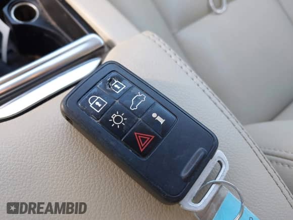 2015 Volvo S60 T5 Premier с VIN YV1612TB6F1306374, выставлен на аукционе IAAI как лот 41754953 с пробегом 117 508 миль миль и . История ставок и продаж доступна на DreamBid. Изображение 11.