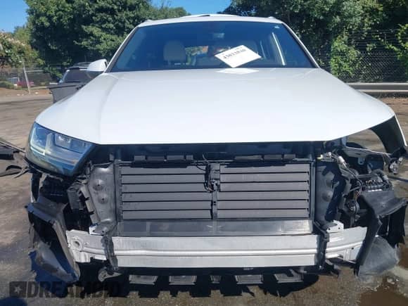 2017 Audi Q7 Premium Plus with VIN WA1LAAF77HD013024, listed as a IAAI auction lot 43033840 with 99,178 mi miles and . Bid and sale history available at DreamBid. Image 6.