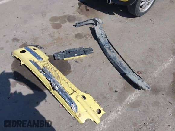 2004 MINI Hardtop with VIN WMWRC33424TJ62339, listed as a IAAI auction lot 43241929 with 147,645 mi miles and . Bid and sale history available at DreamBid. Image 12.