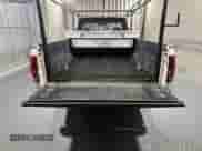 2001 Ford F-150 XL z VIN 1FTRF17W61KA53619, wystawiony jako IAAI lot #43578589 z przebiegiem 295 829 mil mil oraz . Historia ofert i sprzedaży dostępna na DreamBid. Obrazek 6.