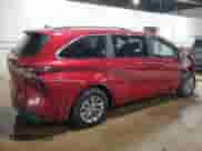 2025 Toyota Sienna XLE with VIN 5TDJSKFC5SS180877, listed as a Copart auction lot 59136975 with 2,070 mi miles and Salvage title. Bid and sale history available at DreamBid. Image 3.