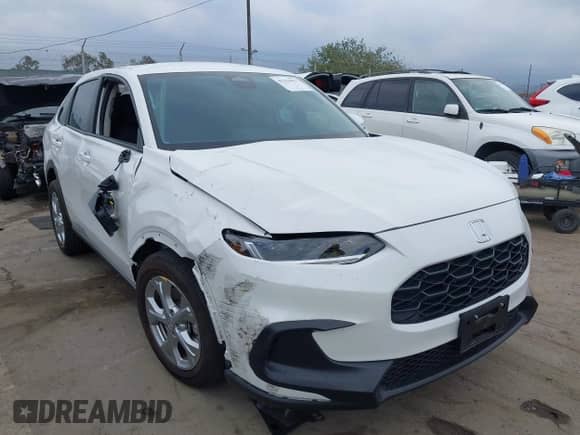 2024 Honda HR-V LX z VIN 3CZRZ1H31RM738461, wystawiony jako IAAI lot #43253827 z przebiegiem 4 634 mil mil oraz . Historia ofert i sprzedaży dostępna na DreamBid. Obrazek 1.