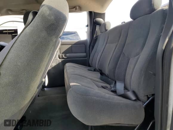 2003 Chevrolet Silverado 1500 LS z VIN 2GCEC19T531249824, wystawiony jako Copart lot #80340355 z przebiegiem 153 449 mil mil oraz Szkoda całkowita • Salvage title. Historia ofert i sprzedaży dostępna na DreamBid. Obrazek 10.