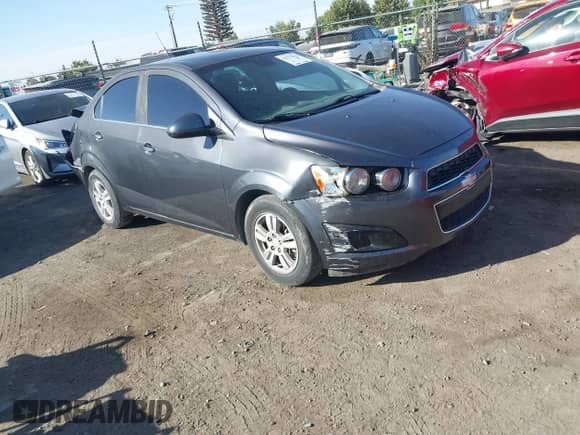2013 Chevrolet Sonic LT с VIN 1G1JC5SHXD4214528, выставлен на аукционе IAAI как лот 43177850 с пробегом 133 729 миль миль и . История ставок и продаж доступна на DreamBid. Изображение 1.