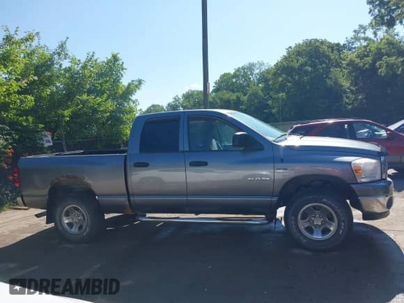2008 Dodge 1500 SLT with VIN 1D7HU18258J120438, listed as a IAAI auction lot 42595650 with 255,496 mi miles and . Bid and sale history available at DreamBid. Image 13.