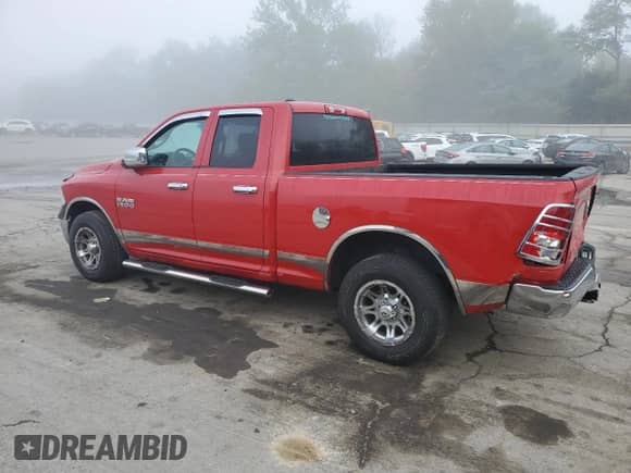 2018 Ram 1500 Tradesman z VIN 1C6RR6FG5JS324773, wystawiony jako Copart lot #84241035 z przebiegiem 81 608 mil mil oraz Szkoda całkowita • Salvage title. Historia ofert i sprzedaży dostępna na DreamBid. Obrazek 2.