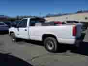 1996 Chevrolet Silverado 2500 с VIN 1GCGC24R8TZ113513, выставлен на аукционе Copart как лот 52140485 с пробегом 171 415 миль миль и Чистый • Clean title. История ставок и продаж доступна на DreamBid. Изображение 2.