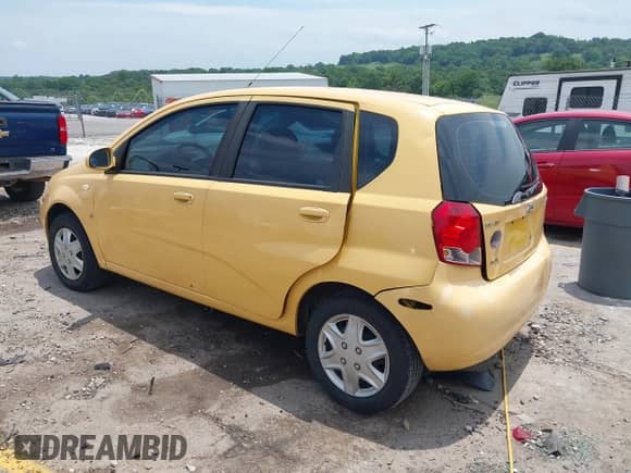 2007 Chevrolet Aveo SVM z VIN KL1TD66687B731068, wystawiony jako IAAI lot #42402245 z przebiegiem 149 990 mil mil oraz . Historia ofert i sprzedaży dostępna na DreamBid. Obrazek 3.