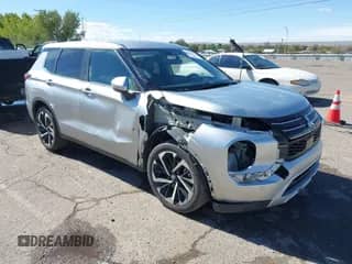 2024 Mitsubishi Outlander SE with VIN JA4J3VA8XRZ081976, listed as a IAAI auction lot 43513296 with 33,602 mi miles and . Bid and sale history available at DreamBid. Image 1.