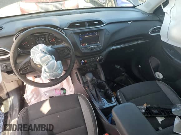 2021 Chevrolet TrailBlazer LS z VIN KL79MMS20MB011959, wystawiony jako Copart lot #69742395 z przebiegiem 141 532 mil mil oraz Szkoda całkowita • Salvage title. Historia ofert i sprzedaży dostępna na DreamBid. Obrazek 8.