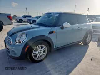 2013 MINI Hardtop with VIN WMWSU3C5XDT692050, listed as a Copart auction lot 61934885 with 117,209 mi miles and Clean title. Bid and sale history available at DreamBid. Image 1.