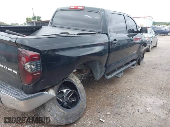 2016 Toyota Tundra SR5 with VIN 5TFDW5F17GX574061, listed as a IAAI auction lot 43099266 with 183,400 mi miles and . Bid and sale history available at DreamBid. Image 6.