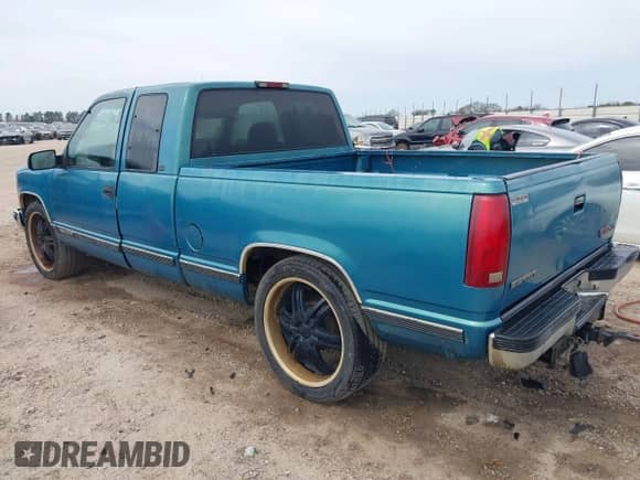 1997 GMC Sierra 1500 с VIN 2GTEC19RXV1533389, выставлен на аукционе IAAI как лот 41698795 с пробегом 384 011 миль миль и . История ставок и продаж доступна на DreamBid. Изображение 3.