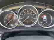 2025 Mazda CX-5 S Carbon Edition z VIN JM3KFBCM9S0704712, wystawiony jako IAAI lot #43104311 z przebiegiem 3 mil mil oraz . Historia ofert i sprzedaży dostępna na DreamBid. Obrazek 7.