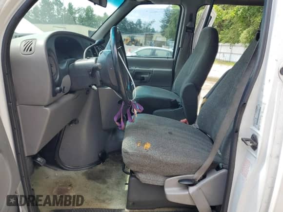 1999 Ford Econoline Cargo z VIN 1FDNS24L2XHB77253, wystawiony jako Copart lot #59782695 z przebiegiem 272 196 mil mil oraz Czysty tytuł • Clean title. Historia ofert i sprzedaży dostępna na DreamBid. Obrazek 7.