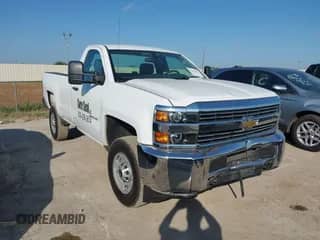 2018 Chevrolet Silverado 2500HD Work Truck z VIN 1GC0CUEG3JZ153053, wystawiony jako IAAI lot #42943615 z przebiegiem 348 909 mil mil oraz . Historia ofert i sprzedaży dostępna na DreamBid. Obrazek 1.