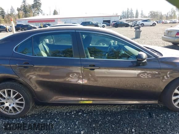 2019 Toyota Camry SE z VIN 4T1B11HK3KU188960, wystawiony jako IAAI lot #43407403 z przebiegiem 97 496 mil mil oraz . Historia ofert i sprzedaży dostępna na DreamBid. Obrazek 13.