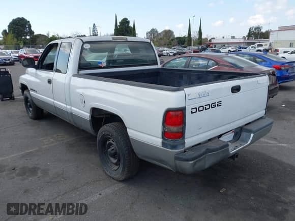 2000 Dodge 1500 с VIN 1B7HC13Y5YJ167462, выставлен на аукционе IAAI как лот 41446564 с пробегом 141 260 миль миль и . История ставок и продаж доступна на DreamBid. Изображение 3.