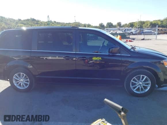 2019 Dodge Grand Caravan SXT z VIN 2C4RDGCG9KR783437, wystawiony jako IAAI lot #43500853 z przebiegiem 140 647 mil mil oraz . Historia ofert i sprzedaży dostępna na DreamBid. Obrazek 13.