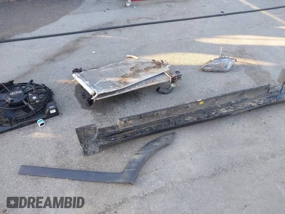 2018 Hyundai Tucson SEL z VIN KM8J33A44JU810221, wystawiony jako IAAI lot #43350242 z przebiegiem Nie podano mil oraz . Historia ofert i sprzedaży dostępna na DreamBid. Obrazek 11.