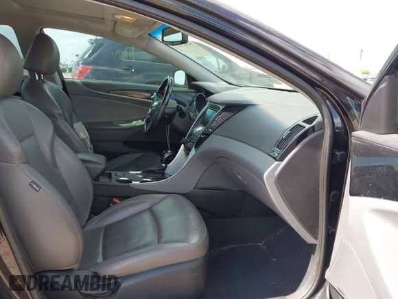 2013 Hyundai Sonata Limited z VIN 5NPEC4AC8DH790170, wystawiony jako IAAI lot #42802532 z przebiegiem 119 776 mil mil oraz . Historia ofert i sprzedaży dostępna na DreamBid. Obrazek 5.