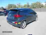 2021 Chevrolet Bolt EV LT z VIN 1G1FY6S05M4107619, wystawiony jako IAAI lot #43252706 z przebiegiem 79 416 mil mil oraz . Historia ofert i sprzedaży dostępna na DreamBid. Obrazek 4.