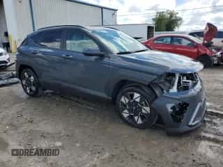 2024 Hyundai Kona SEL с VIN KM8HB3AB7RU088643, выставлен на аукционе Copart как лот 69079824 с пробегом 3 897 миль миль и На запчасти • Non repairable. История ставок и продаж доступна на DreamBid. Изображение 4.