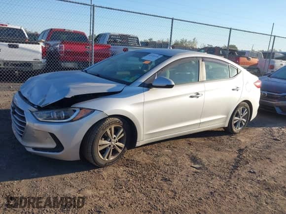 2017 Hyundai Elantra SE z VIN 5NPD84LF7HH055576, wystawiony jako IAAI lot #43330336 z przebiegiem 113 103 mil mil oraz . Historia ofert i sprzedaży dostępna na DreamBid. Obrazek 17.