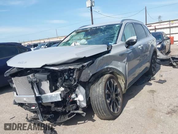 2025 Kia Sorento EX с VIN 5XYRH4JF3SG324230, выставлен на аукционе IAAI как лот 42262227 с пробегом 5 489 миль миль и . История ставок и продаж доступна на DreamBid. Изображение 18.